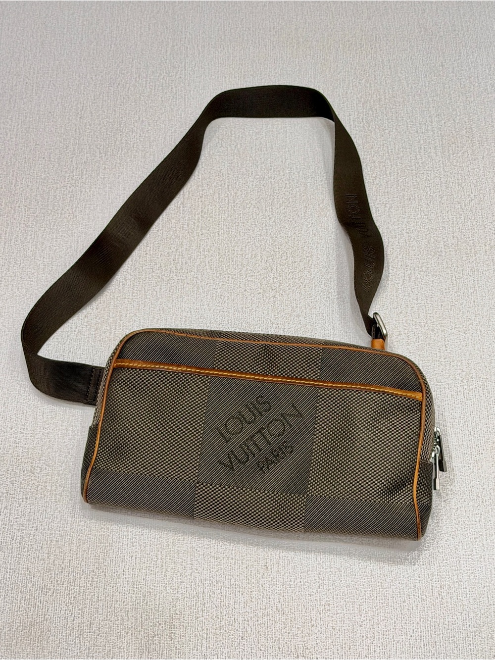 Louis Vuitton Acrobate M93619 Damier Geant Terre Crossbody Shoulder Bag 👜